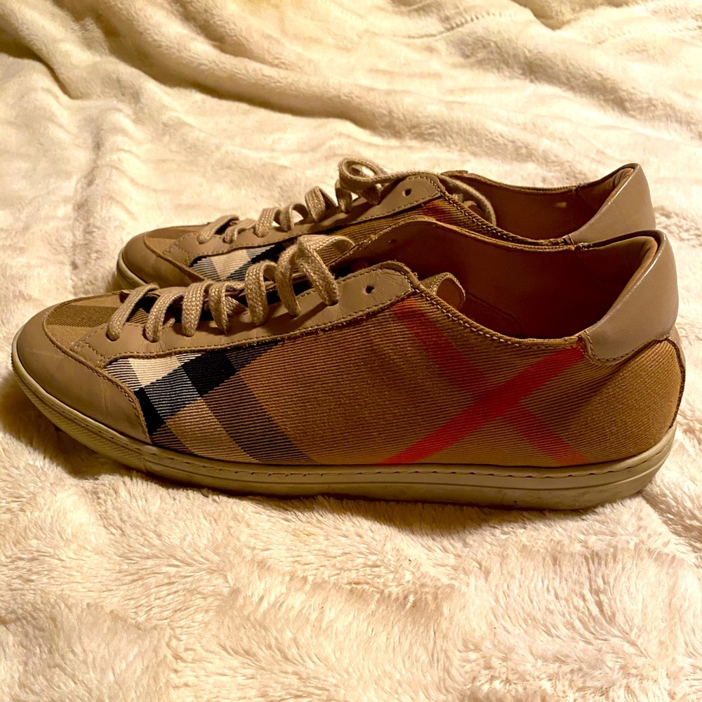 Women’s Burberry sneakers